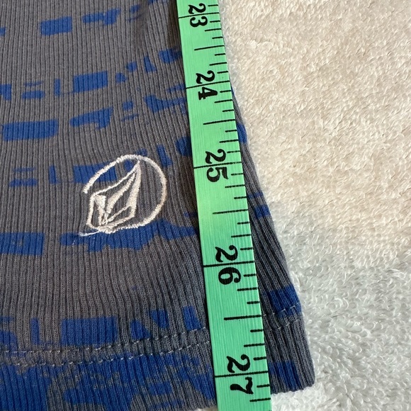 Vintage Y2K Volcom ribbed tank top, Juniors size Large, like new!!! - Picture 5 of 5